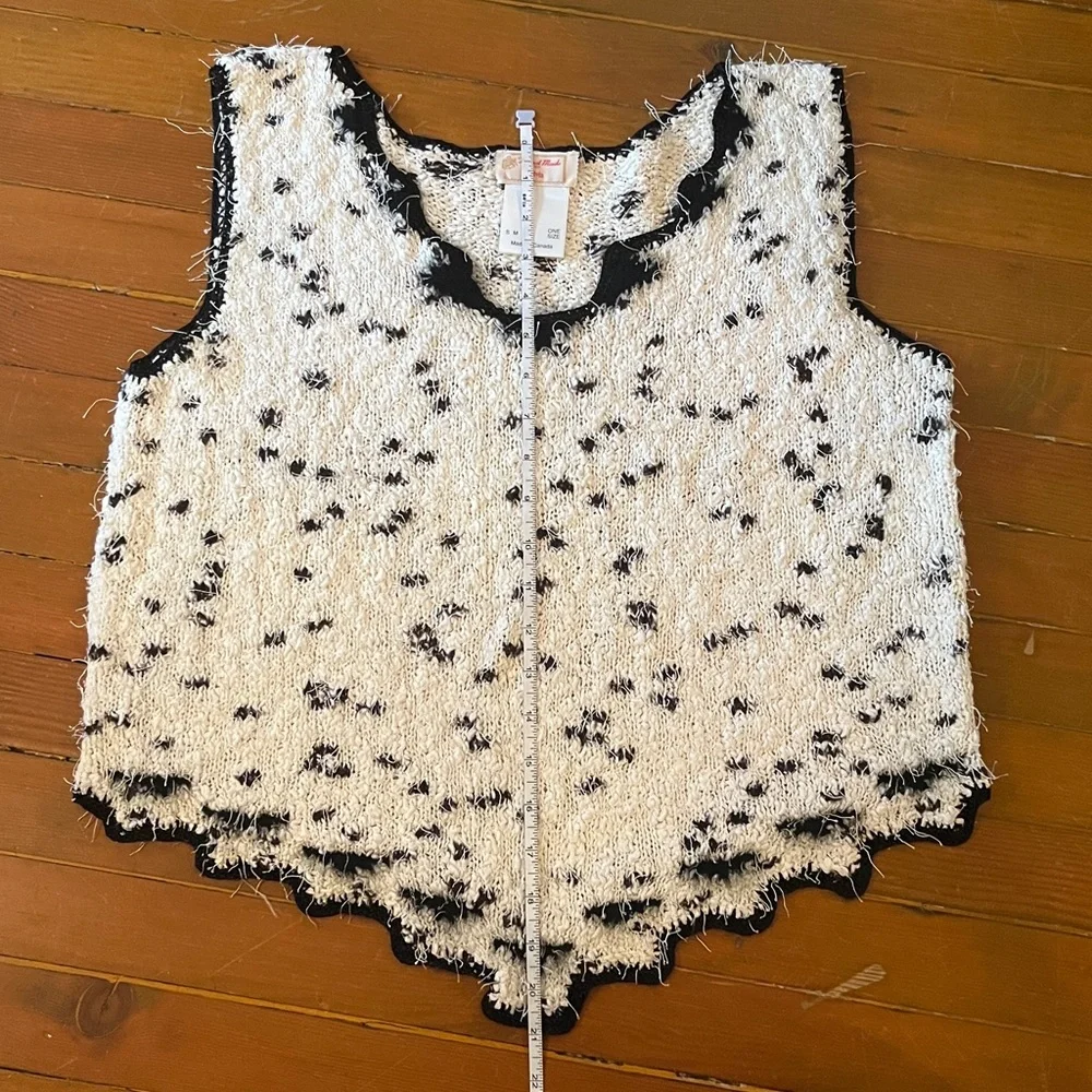 Handmade Knit Sleeveless Shirt - Picture 4 of 5